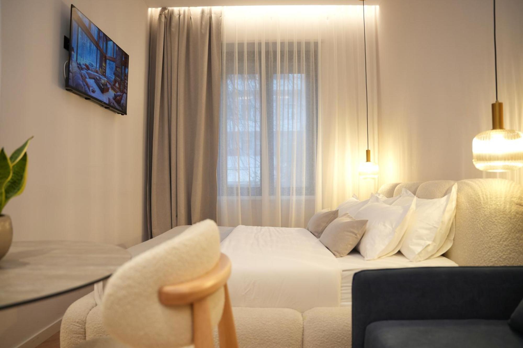 Nea Deluxe Apart-Hotel Tirana Bagian luar foto