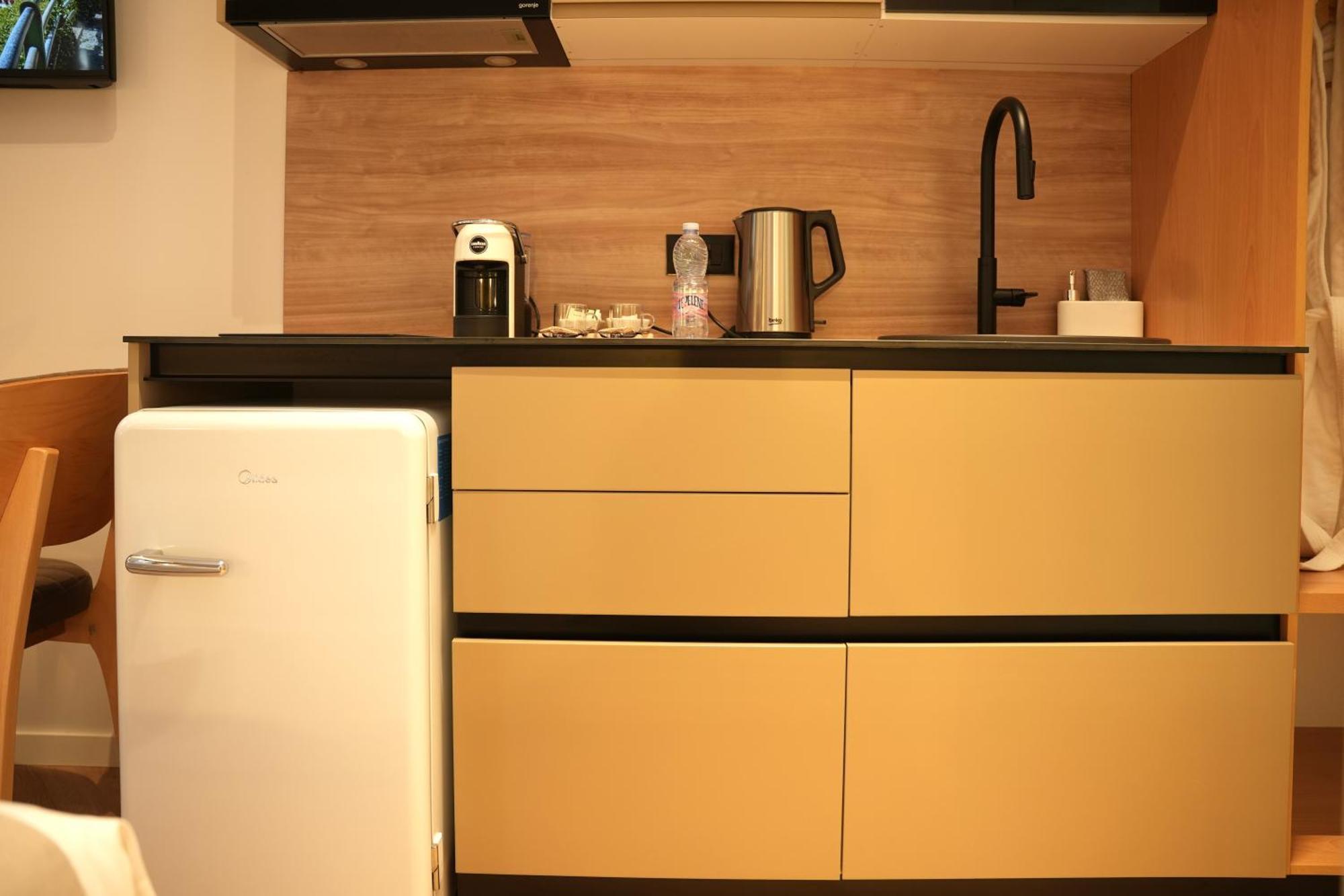 Nea Deluxe Apart-Hotel Tirana Bagian luar foto